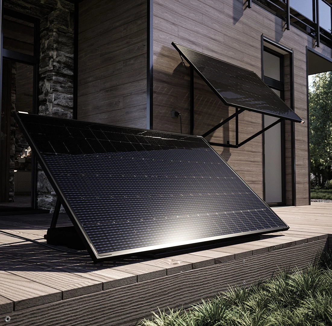 Panneaux solaires plug and play Sunology PLAY2 mural sur maison au sol sur terrasse